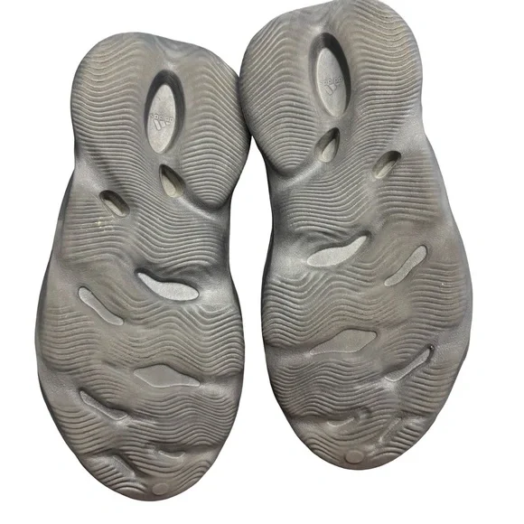 Adidas Yeezy Foam Runners Onyx Size 11 Black Slip On Streetwear Heat is  available for purchase on au PAY Market - Imported Goods Online Store  Co.Ltd. | au PAY Market - Online Shopping Site